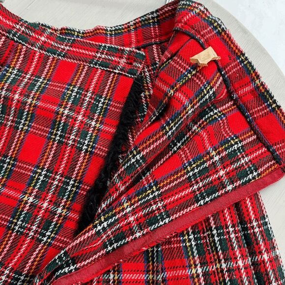 Vintage 1970s Red Plaid Wool Tartan Wrap Skirt with Button Detail, Size M - Picture 9 of 13